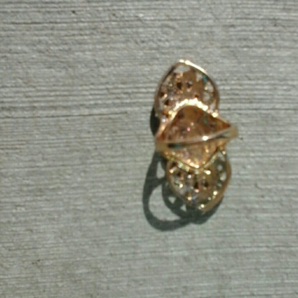 Gold Signet Ring - Picture 2 of 7